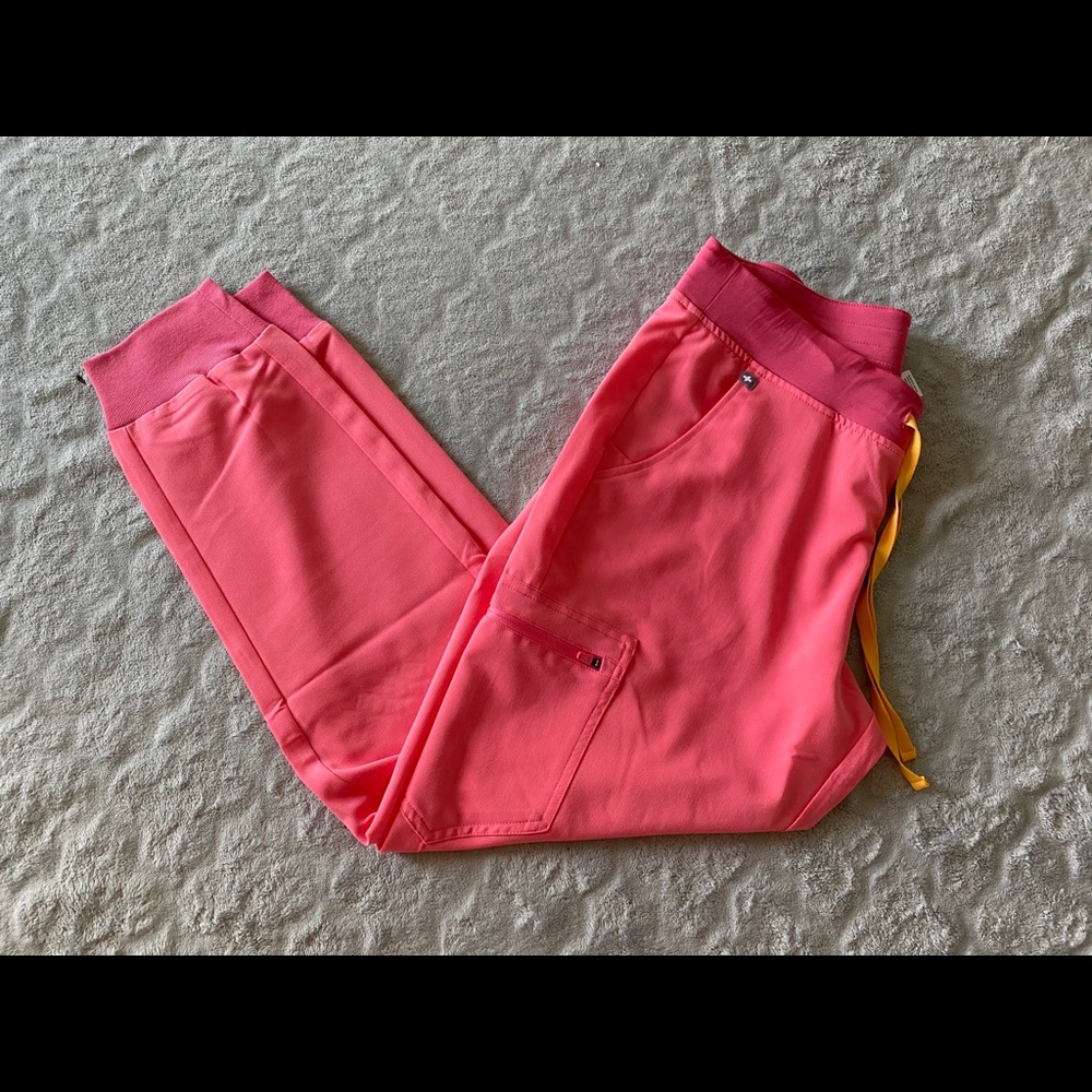 Figs - Neon Pink Zamora